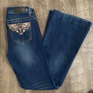 SHYANNE WOMEN'S FLARE JEANS
